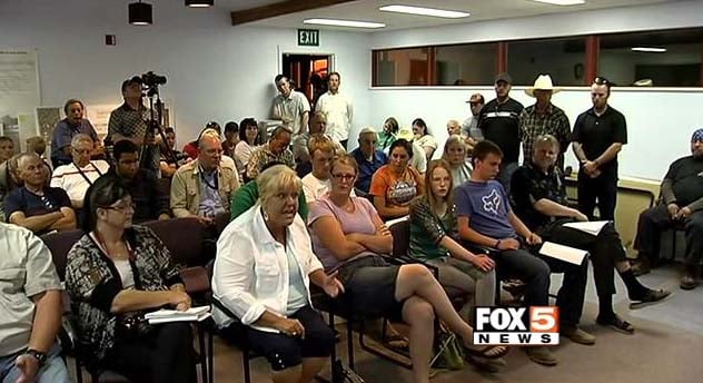 Bunkerville residents air concerns during a town hall meeting on Thursday, May 1, 2014. (FOX5)